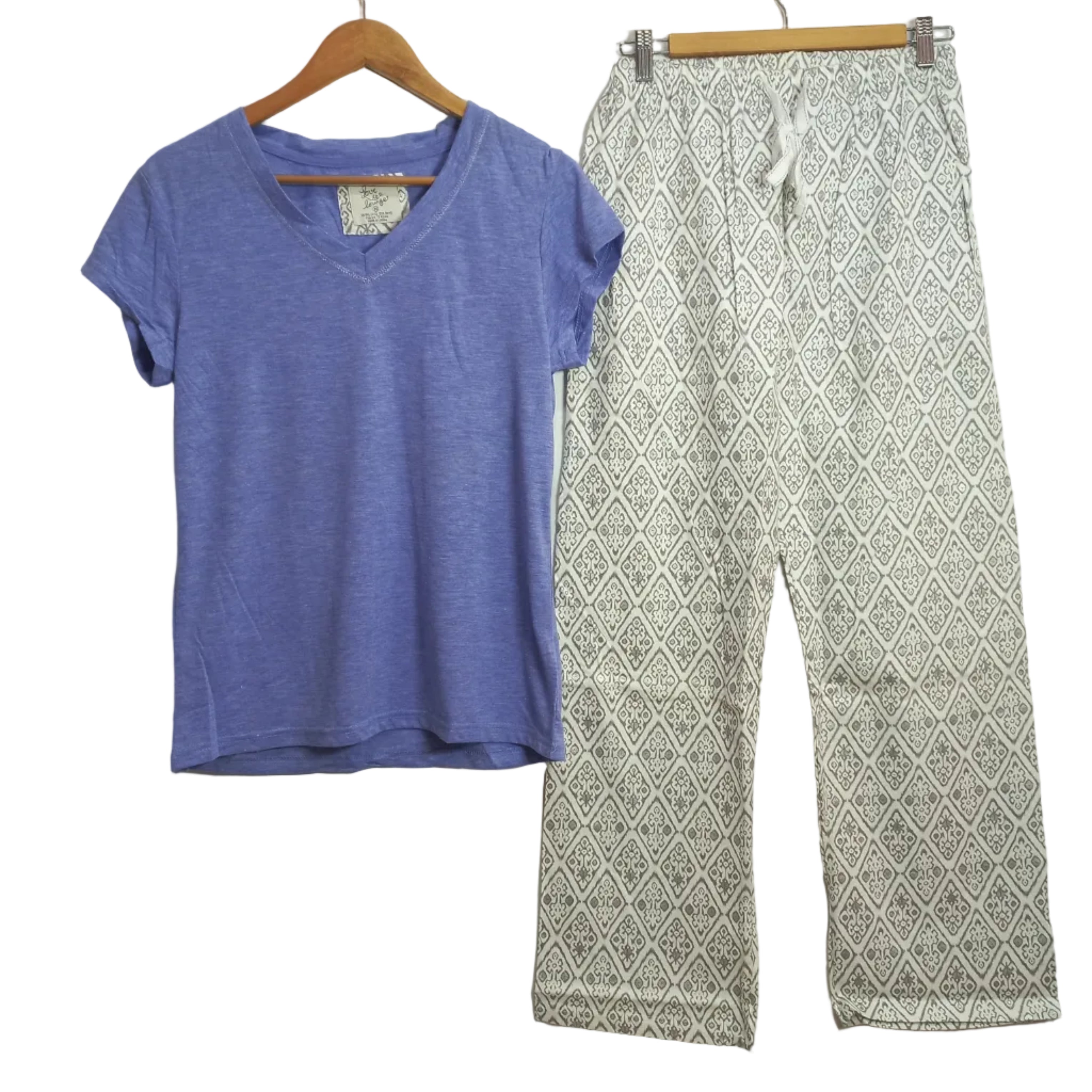 Grey geometric printed cotton pajama trousers close-up - MissClassy