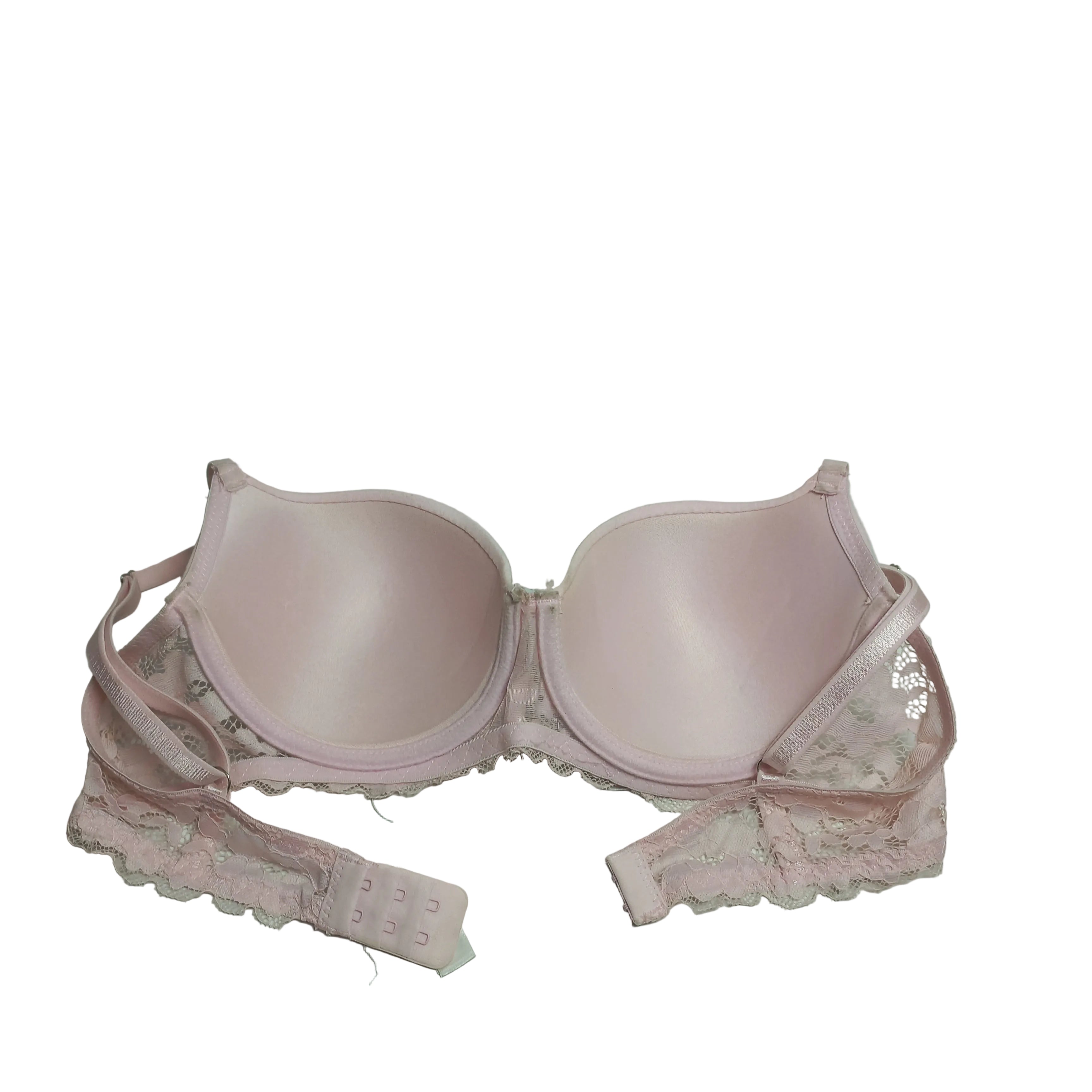  Back view showing simple essential band
