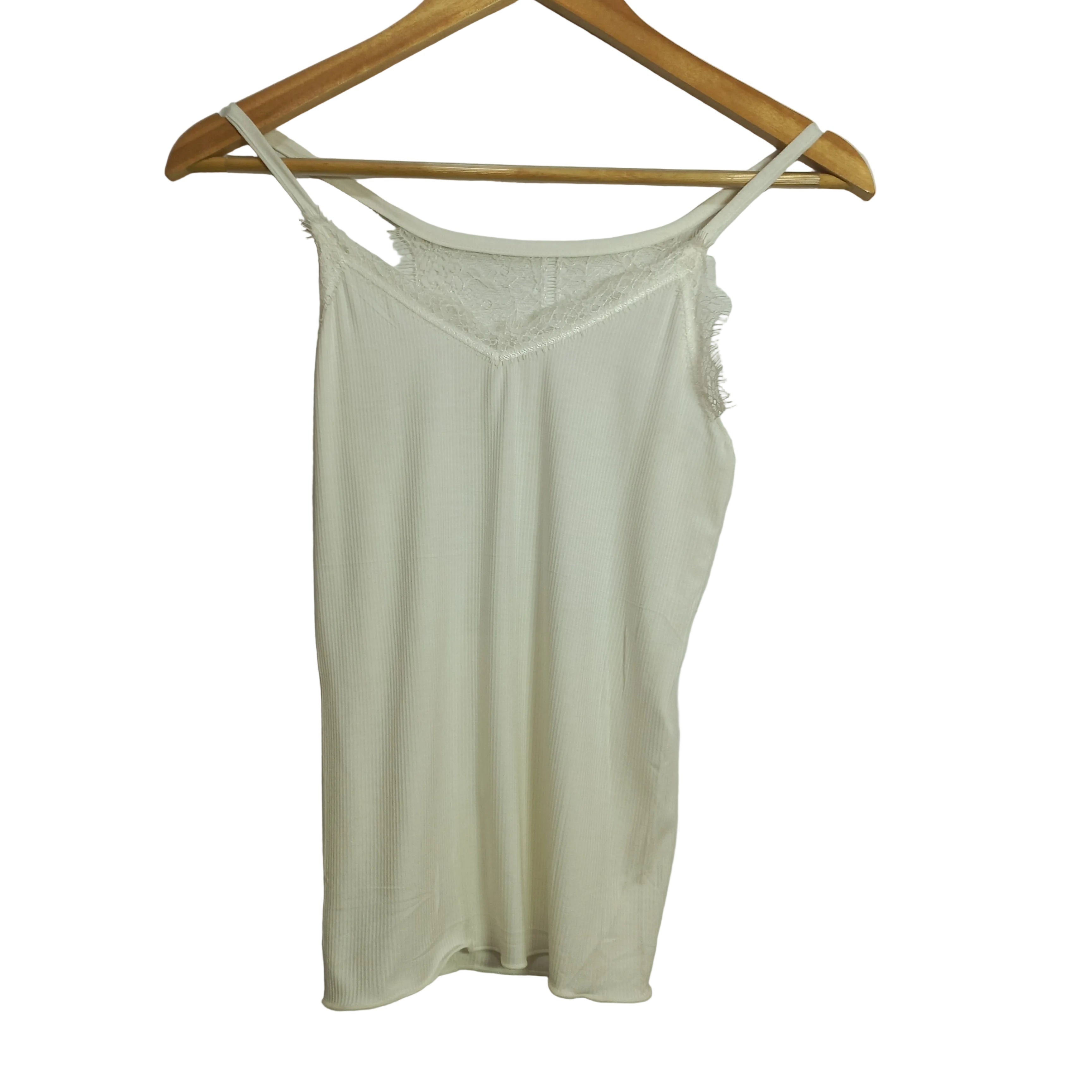 Cotton camisole fabric close-up - MissClassy
