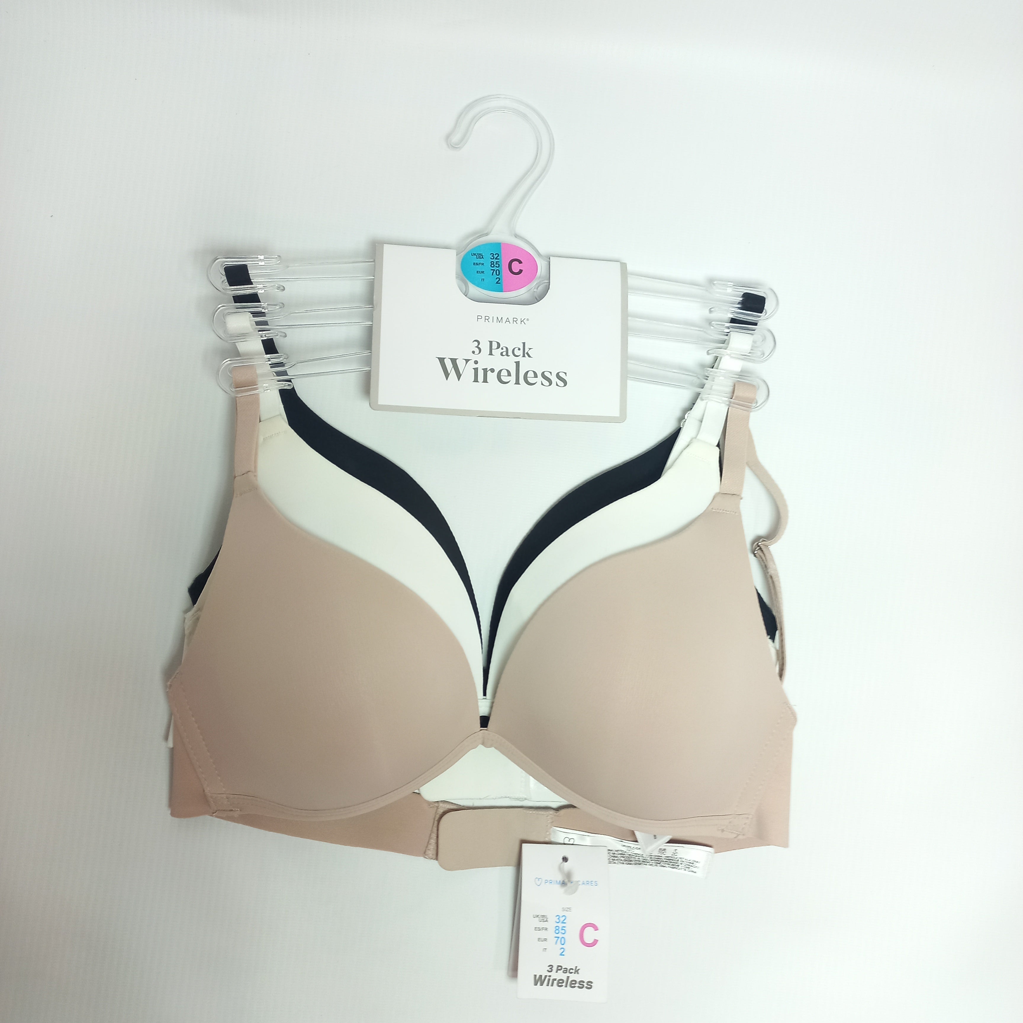Seamless finish detail on multicolor wireless bra pack - MissClassy
